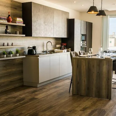 Cosy & Penthouse In Apartment *
