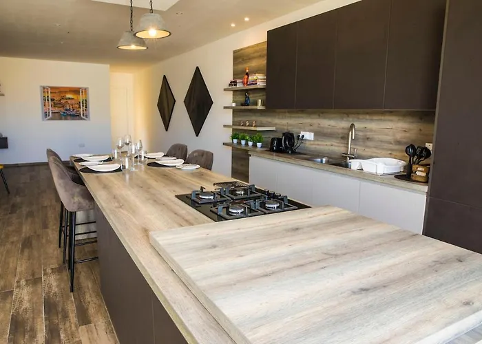 Cosy & Penthouse In *