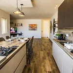 アパート Cosy & Penthouse In ビクトリア