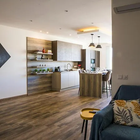 Cosy & Penthouse In アパート