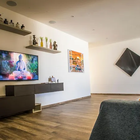 Cosy & Penthouse In *